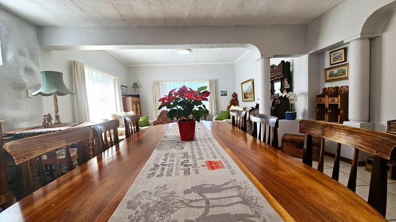 6 Bedroom Property for Sale in Fraaiuitsig Western Cape